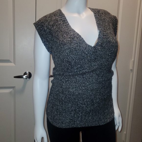 Exhilaration grey vneck sweater vest size small - Picture 1 of 11